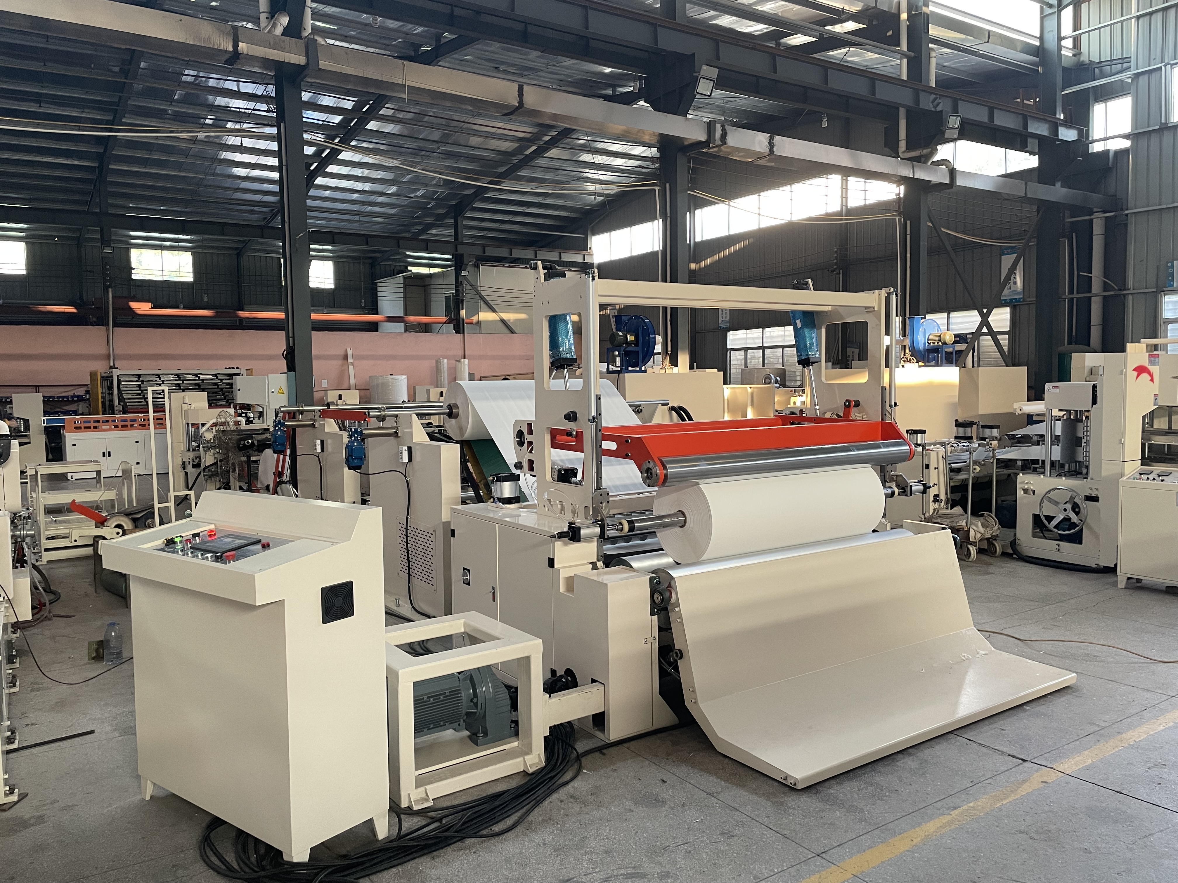 High Speed Tissue Paper Jumbo Roll Cutting Machine 