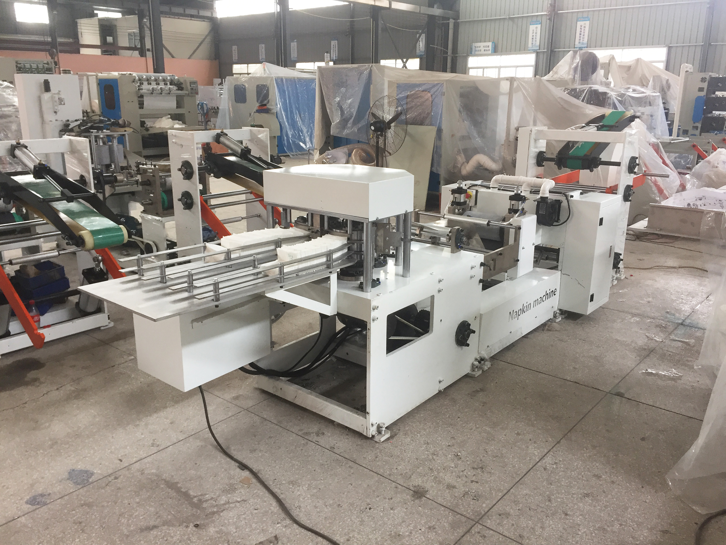 Customized Various Width L Fold Dispenser Napkin Paper Machine For Sale