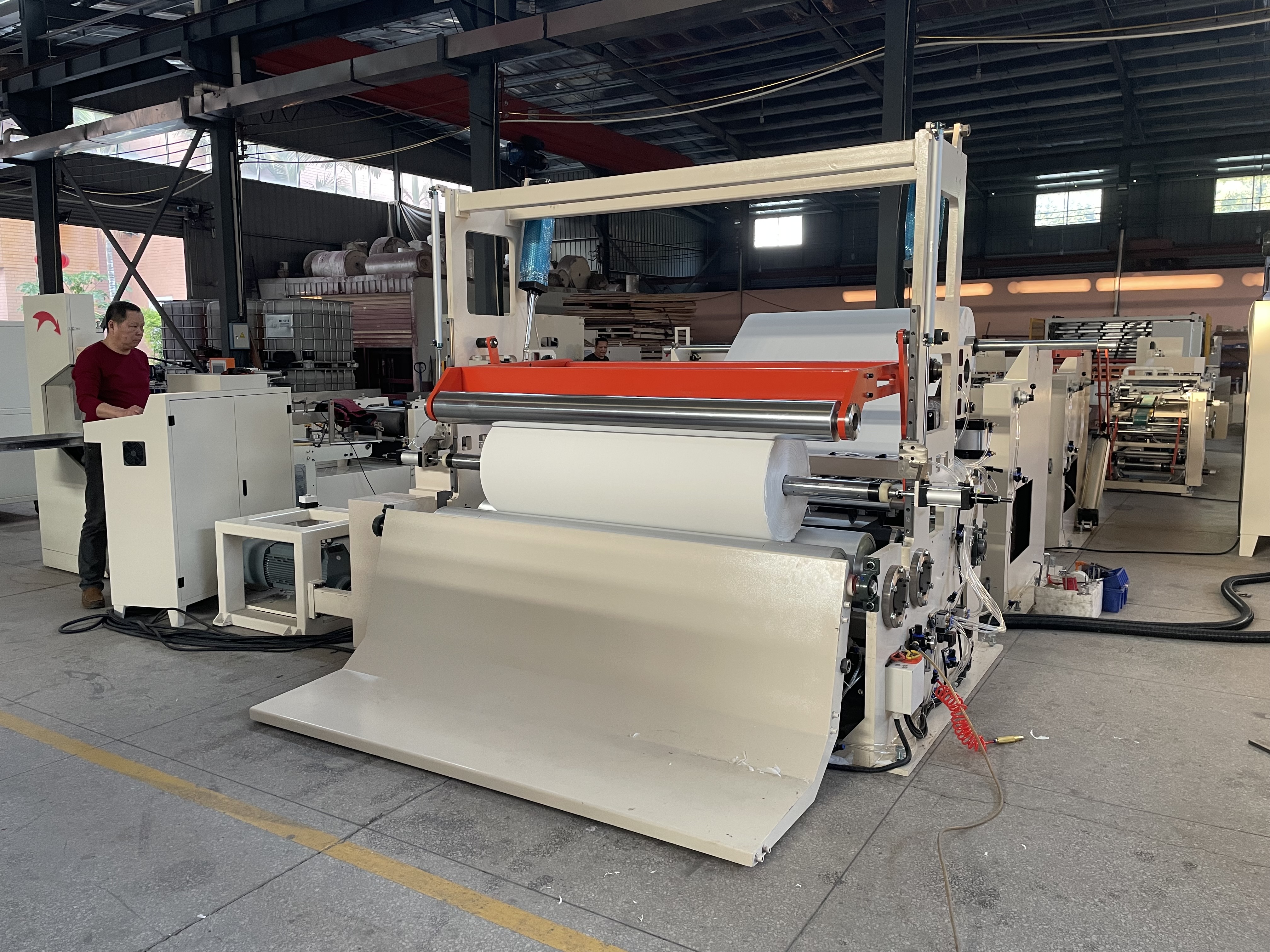 Tissue Paper Jumbo Roll Rewinding Machine